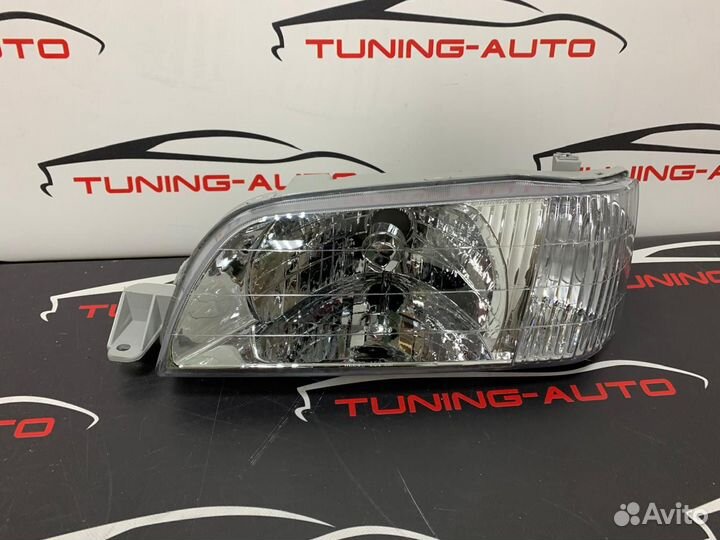 Фары Toyota Camry/Vista (SV40) 1994-1998 год (комплект, светлые)