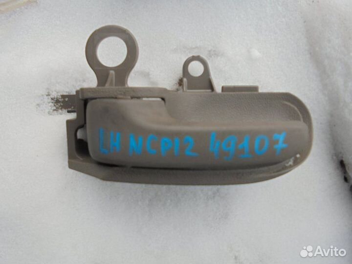 Ручка двери внутренняя левая Toyota Platz NCP12