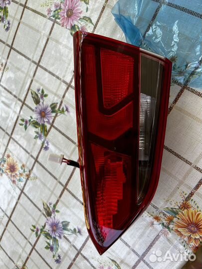 Фонарь задний внутренний правый Hyundai Solaris 2
