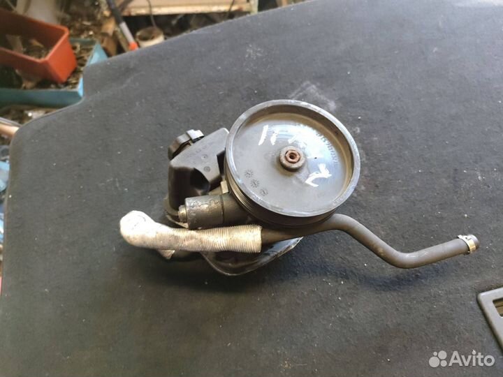 Насос гидроусилителя руля Mercedes-Benz C-Класс