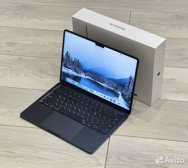 Apple MacBook Air 13-inch (2022, M2) 8/256 Black