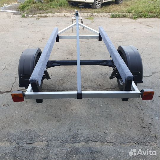 Лодочный прицеп