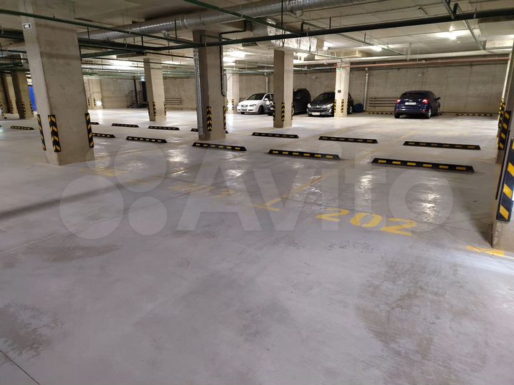 Машиноместо, 13 м²