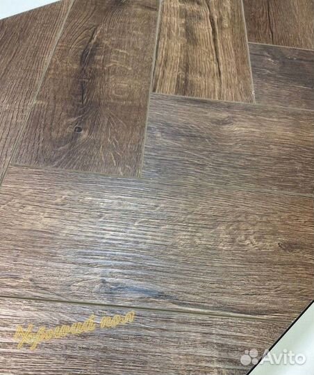 Виниловый ламинат елочкой