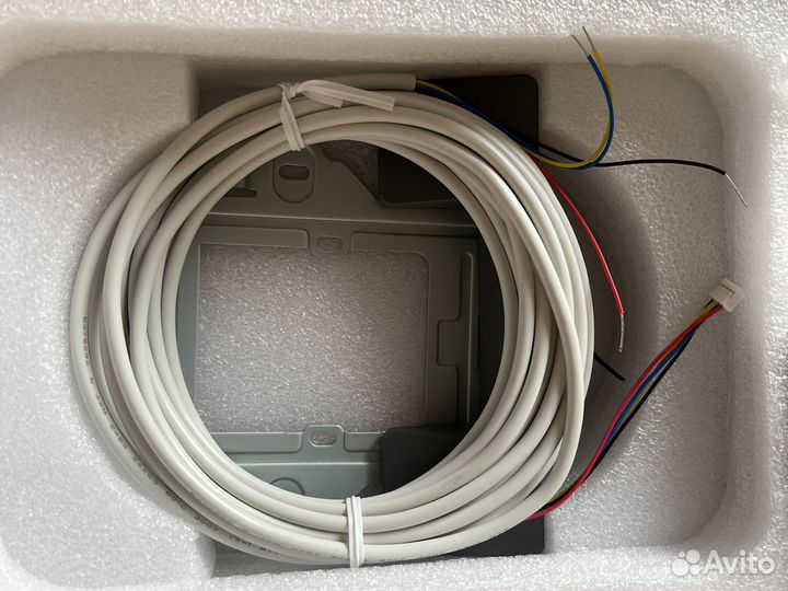 Видеодомофон HiWatch DS-D100KF