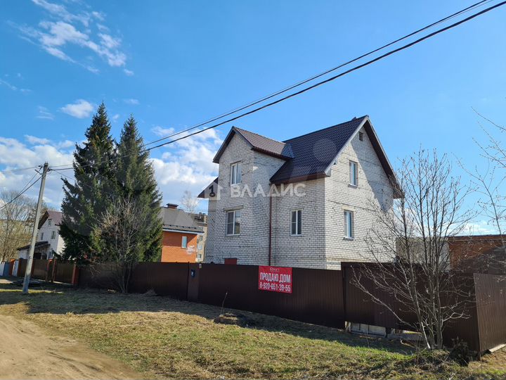 Дом 166 м² на участке 10 сот.