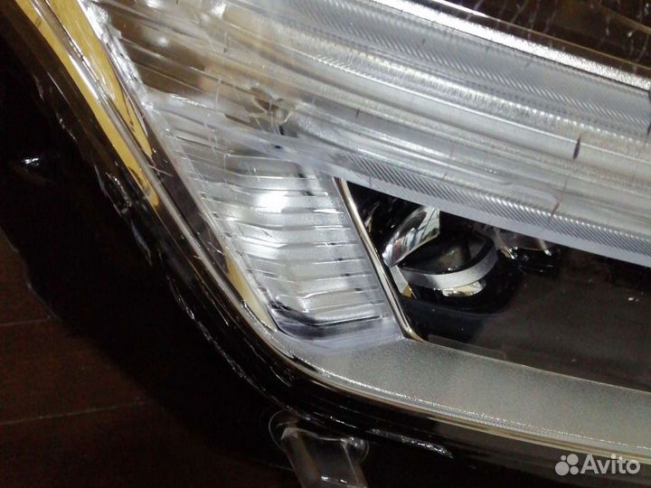 Фара ксенон правая full LED system на volvo Xc 90