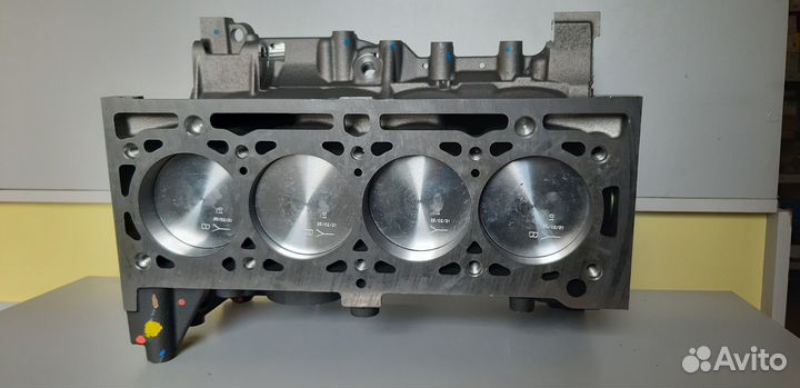 Блок двигателя К7М в сборе с поршнями, кольцами