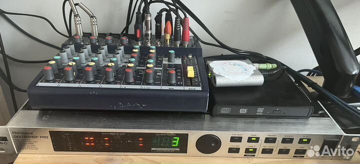 Подавитель обратной связи Behringer DSD1124P