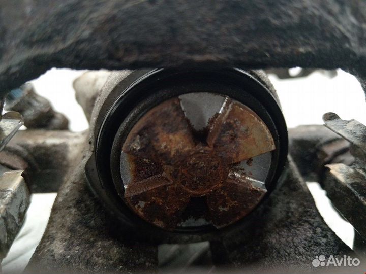 Суппорт задний правый для Opel Astra G 93176083