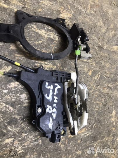 Задний левый замок Mitsubishi Lancer 10