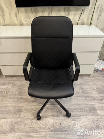 Стул икеа ренбергет