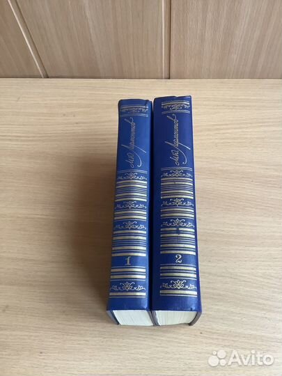 Книги Лермонтов, Маяковский, Гайдар и другие