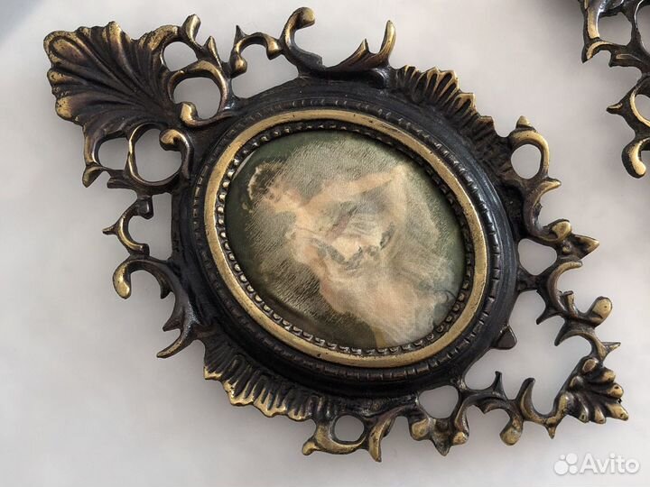 Картина шелкография в бронзовой рамке