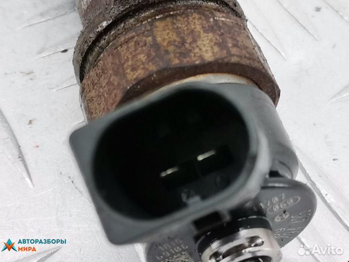 Форсунка BMW 3 E90/E91/E92/E93 2007 13537794435