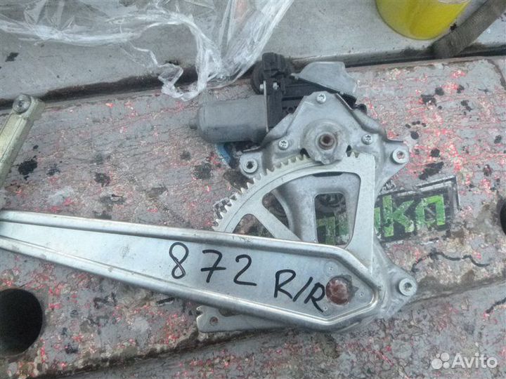 Стеклоподъемник задний правый Lexus Ls600 UVF45