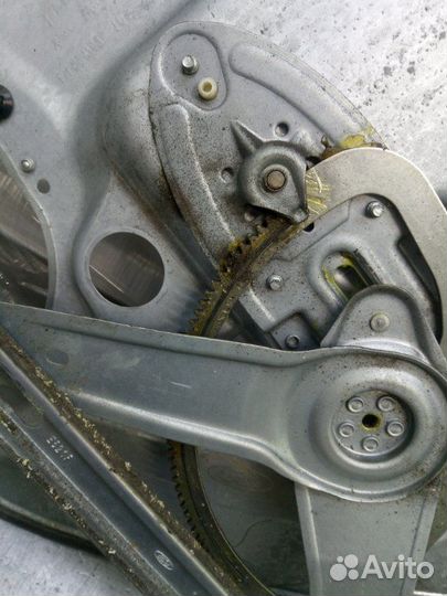 Стеклоподъемник задний левый Ford Focus 2 хетчбэк