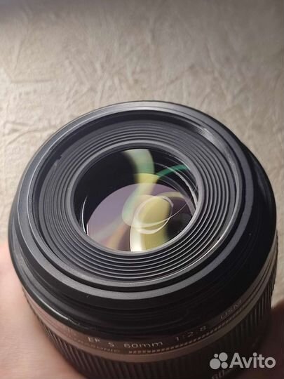 Объектив Canon EF-S 60mm f/2.8 Macro USM