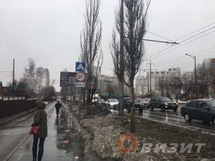 Шиномонтаж с оборудованием на авто трафике