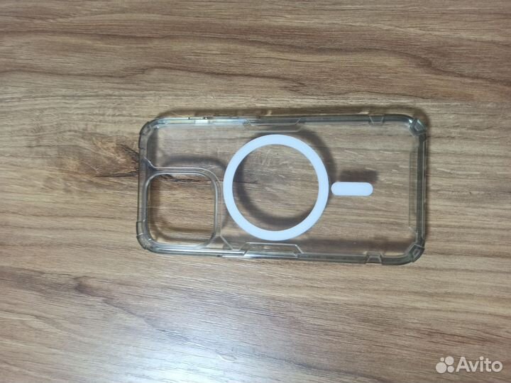 Чехол на iPhone 13