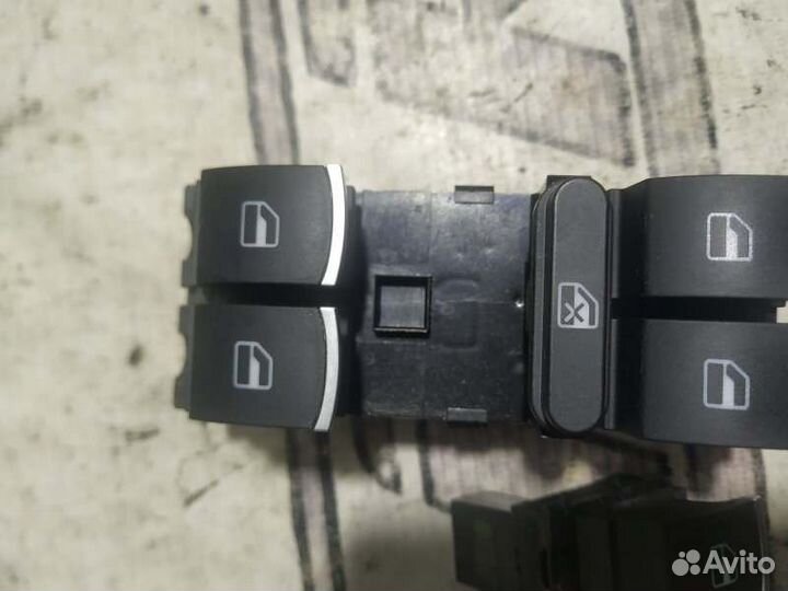Блок управления стеклоподъемниками Volkswagen Golf