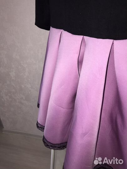 Платье с юбкой из неопрена