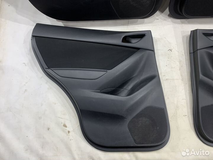 Обшивка двери Mazda CX-5 KE