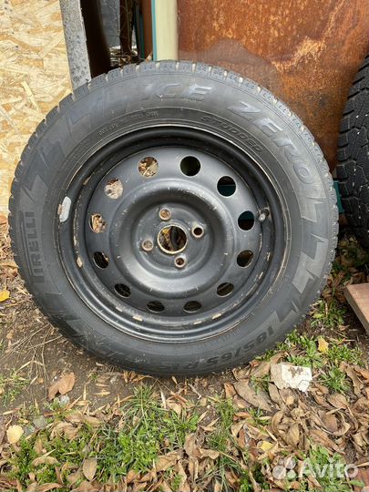 Pirelli Ice Zero 185/65 R15 92T