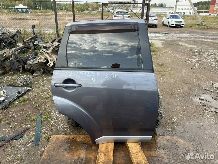 Дверь задняя правая Mitsubishi Outlander Xl
