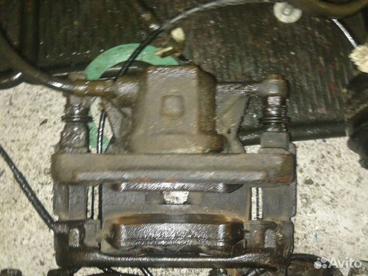 Mini Countryman R60 тормозной суппорт