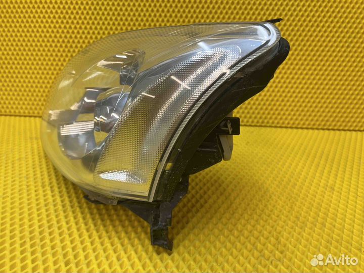 Фара левая галоген toyota avensis 250 до рест