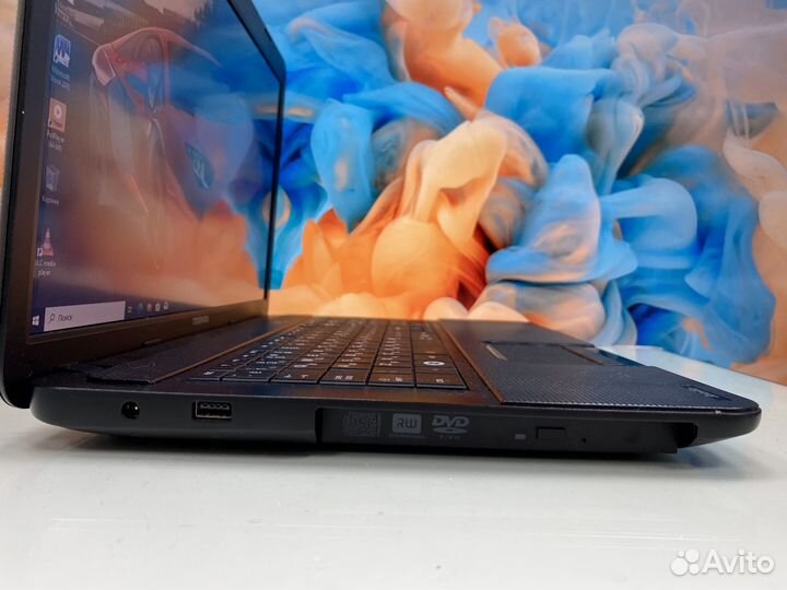 Большой Toshiba 17.3