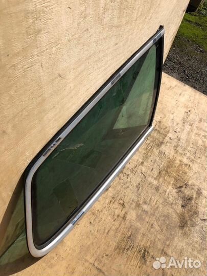 Глухое стекло заднее правое VW Passat B 7