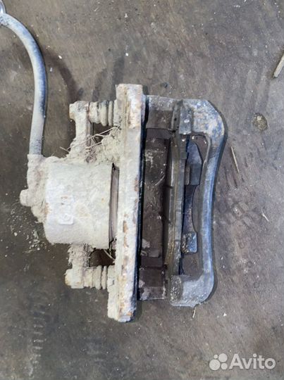 Суппорт на Toyota Camry