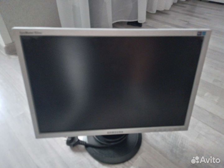 Монитор samsung