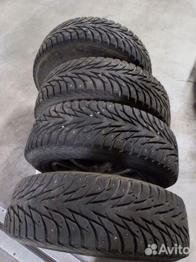 Шины yokohama IG35 215/70 R16 на литых дисках
