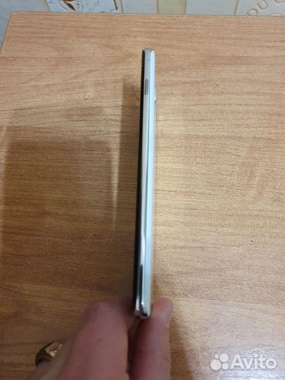 Samsung Galaxy S10, 8/128 ГБ