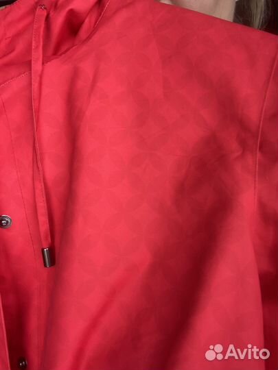 Плащ стиль спортивный