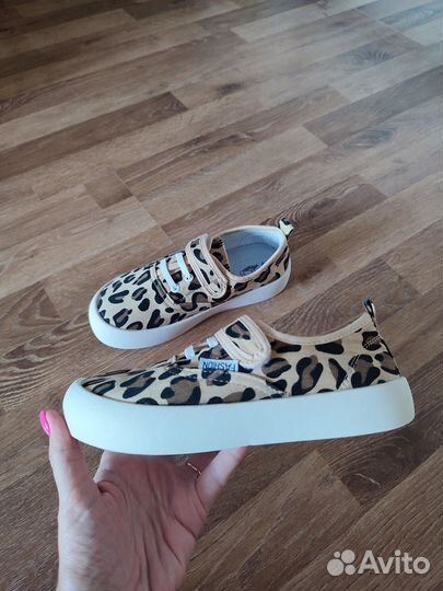 Кеды для девочки новые