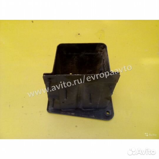 Audi A4 Кронштейн усилителя бампера
