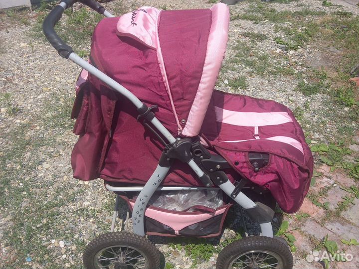 Прогулочная коляска