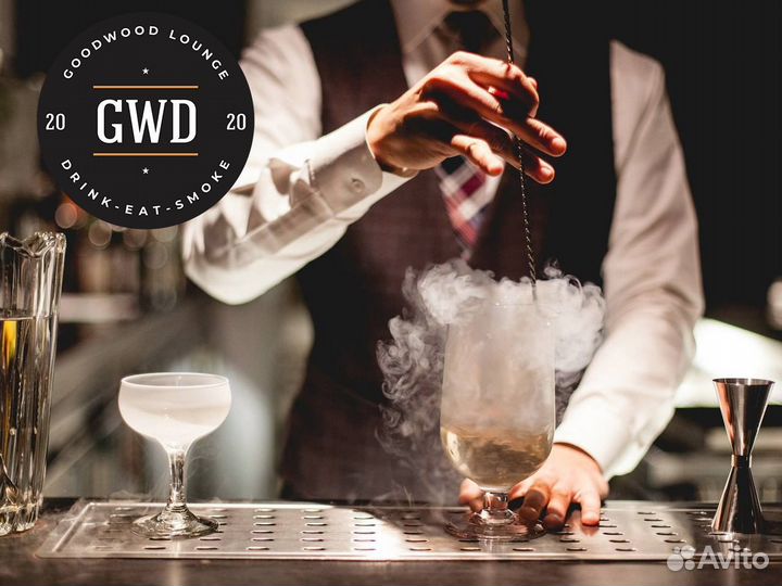 Бармен-официант