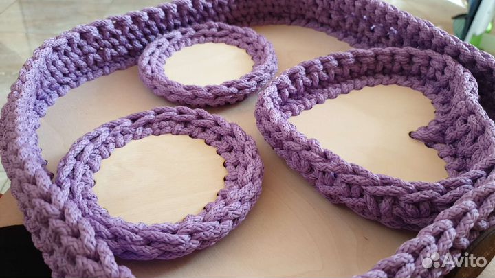 Поднос вязаный