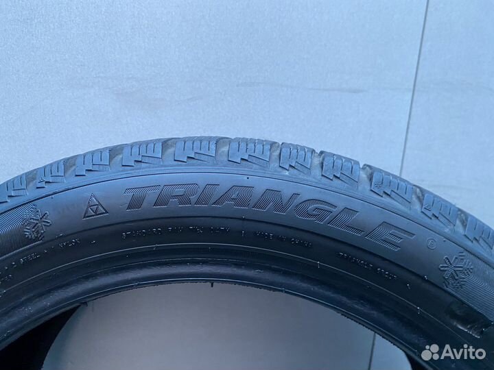 Triangle Snowlink TWT02 225/45 R17
