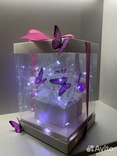 Букет из бабочек в коробке