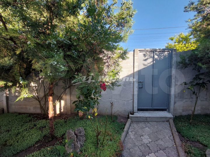 Дом 32,6 м² на участке 1 сот.