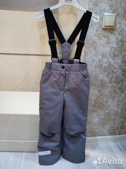 Продам демисезонный костюм для девочки