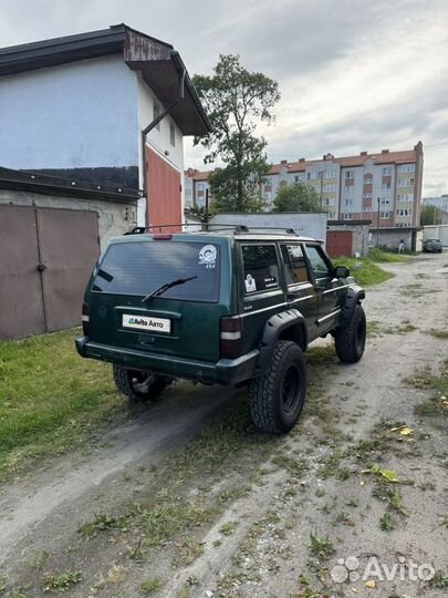 Jeep Cherokee 2.5 МТ, 2001, 275 500 км