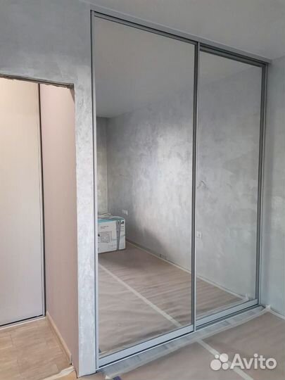 Шкаф с ящиками