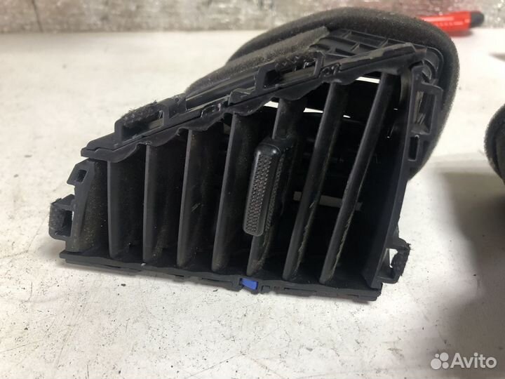 Внутренний дефлектор воздуховода Hyundai Solaris 2